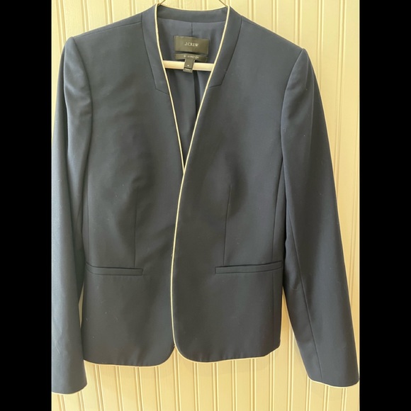 Modern Bi stretch navy JCREW blazer with white trim. Size 4.